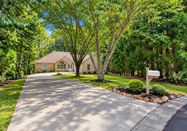 Photo 1 of Sale Pending at 305 Michael Cir, Canton, GA 30114 | MLS# 7806631 | Listing updated on 2026-10-07