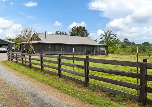 Photo 3 of Single family home for sale at 215 Erwin Rd, Adairsville, GA 30103 | MLS# 7838252 | Listing updated on 2026-09-18