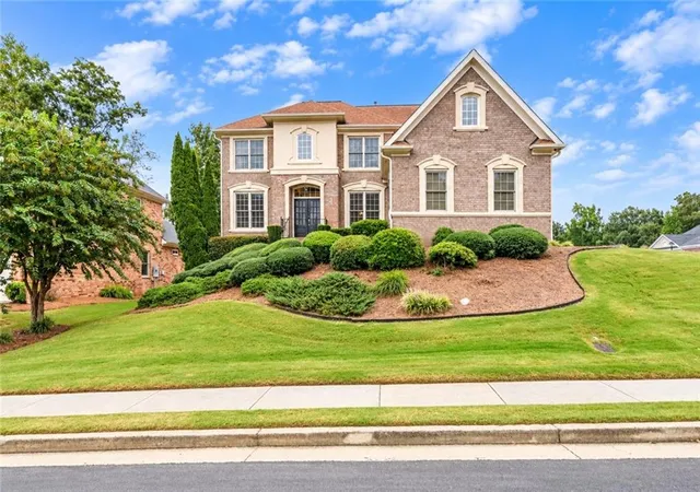 Photo 3 of Single family home for sale at 2690 Ivy Brk Ln, Buford, GA 30519 | MLS# 7837911 | Listing updated on 2026-09-16