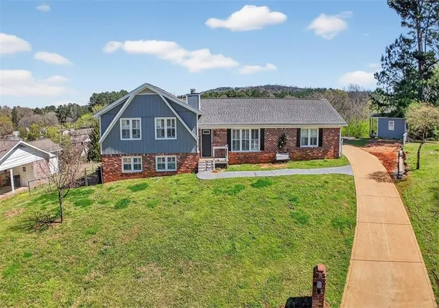 Photo 3 of Single family home for sale at 3 Berkshire Ln Ne, Rome, GA 30161 | MLS# 7832024 | Listing updated on 2026-09-04