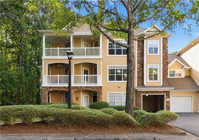Photo 3 of Condo for sale at 1027 Whitshire Way #1027, Alpharetta, GA 30004 | MLS# 7838754 | Listing updated on 2026-09-25
