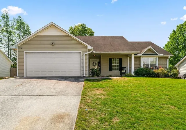 Photo 2 of Sale Pending at 15 Trillium Trl Ne, Rome, GA 30165 | MLS# 7730234 | Listing updated on 2026-09-21
