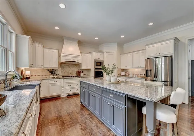 Photo 4 of Sale Pending at 5272 Lacosta Ln, Johns Creek, GA 30022 | MLS# 7791688 | Listing updated on 2026-09-20