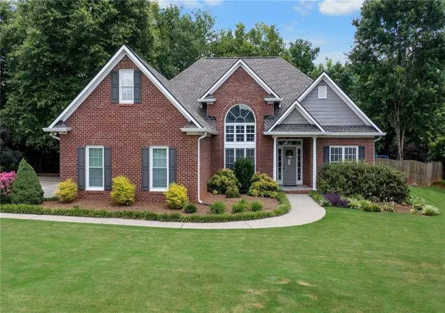 Photo 1 of Single family home for sale at 28 Priory Clb Dr Nw, Cartersville, GA 30120 | MLS# 7832329 | Listing updated on 2026-09-04