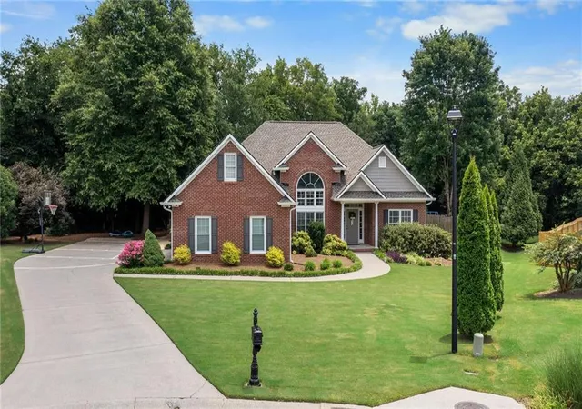 Photo 3 of Single family home for sale at 28 Priory Clb Dr Nw, Cartersville, GA 30120 | MLS# 7832329 | Listing updated on 2026-09-04