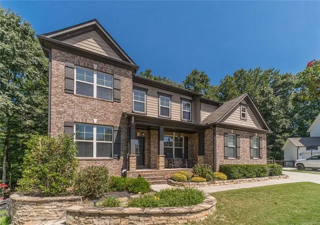 Photo 4 of Single family home for sale at 9240 Holly Wood Dr, Gainesville, GA 30506 | MLS# 7824803 | Listing updated on 2026-10-24