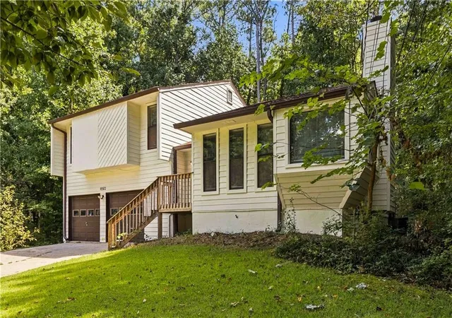 Photo 2 of Single family home for sale at 1967 Kelvin Dr, Lawrenceville, GA 30043 | MLS# 7836090 | Listing updated on 2026-09-18