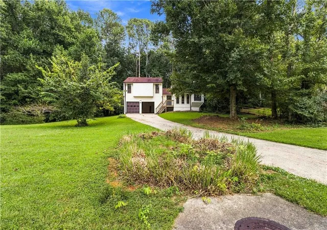 Photo 3 of Single family home for sale at 1967 Kelvin Dr, Lawrenceville, GA 30043 | MLS# 7836090 | Listing updated on 2026-09-18
