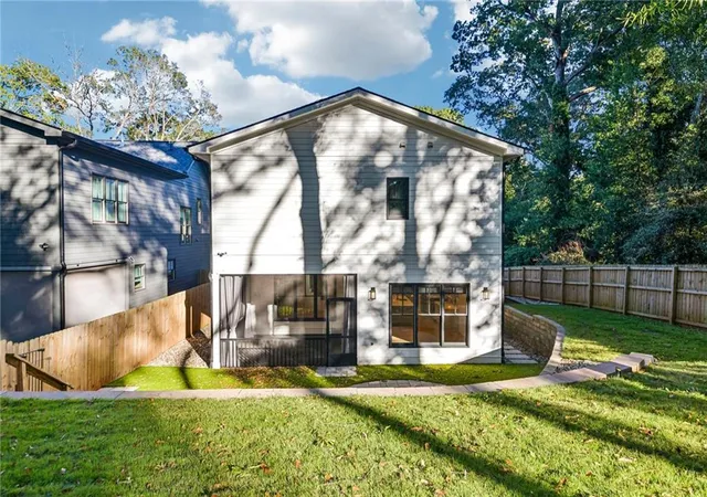 Photo 4 of Single family home for sale at 2073 Candler Rd SE, Atlanta, GA 30317 | MLS# 7859227 | Listing updated on 2026-10-30