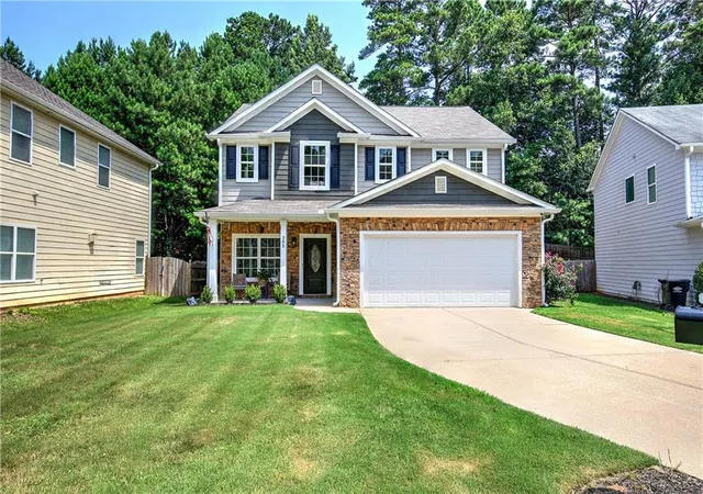 Photo 3 of Sale Pending at 385 Parkmont Way, Dallas, GA 30132 | MLS# 7796850 | Listing updated on 2026-10-09