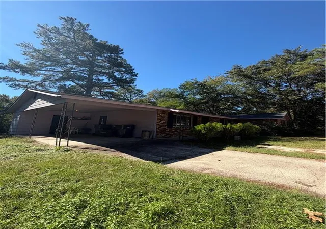 Photo 4 of Sale Pending at 2423 Lisbon Rd, Augusta, GA 30906 | MLS# 7856330 | Listing updated on 2026-10-29