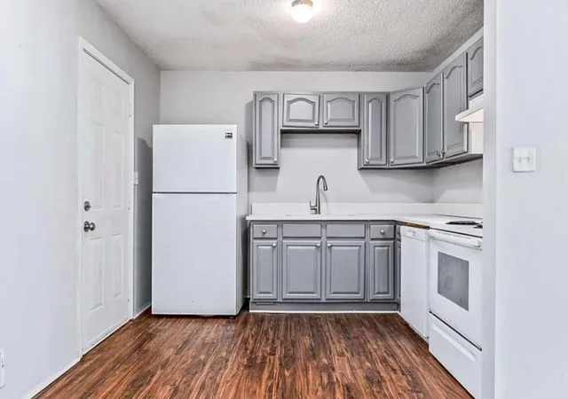 Photo 4 of Single family home for sale at 5954 Baywood Ln, Riverdale, GA 30296 | MLS# 7859651 | Listing updated on 2026-10-28