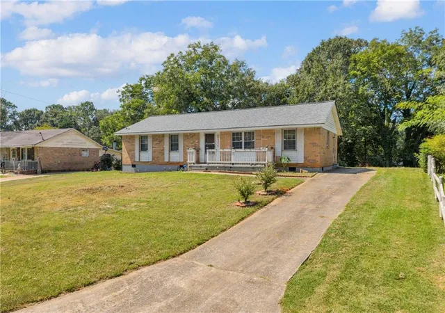 Photo 3 of Sale Pending at 8229 Kendrick Rd, Jonesboro, GA 30238 | MLS# 7833929 | Listing updated on 2026-09-12