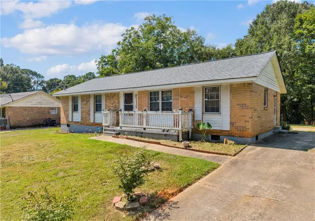 Photo 3 of Sale Pending at 8229 Kendrick Rd, Jonesboro, GA 30238 | MLS# 7833929 | Listing updated on 2026-09-12