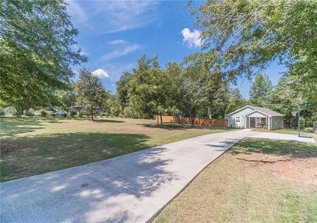 Photo 2 of Single family home for sale at 912 Alcovy St, Monroe, GA 30655 | MLS# 7834054 | Listing updated on 2026-09-12