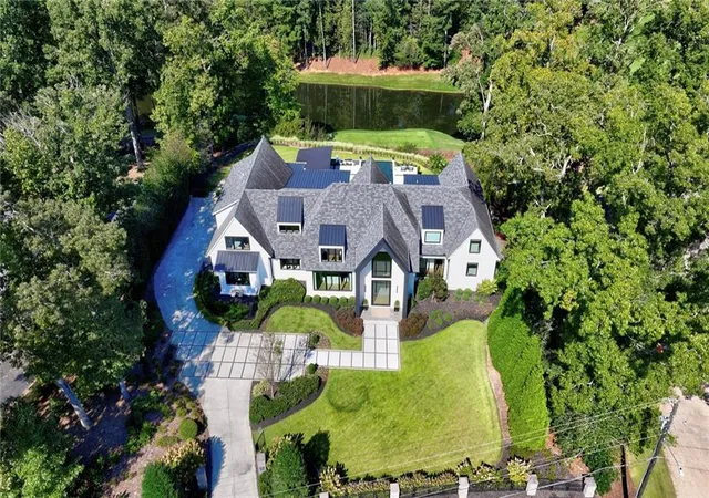 Photo 4 of Sale Pending at 660 Atlanta Country Clb Dr SE, Marietta, GA 30067 | MLS# 7848102 | Listing updated on 2026-10-30