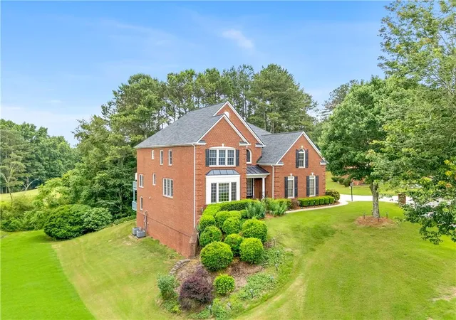 Photo 3 of Single family home for sale at 911 Masters Walk, Stone Mountain, GA 30087 | MLS# 7834282 | Listing updated on 2026-09-17
