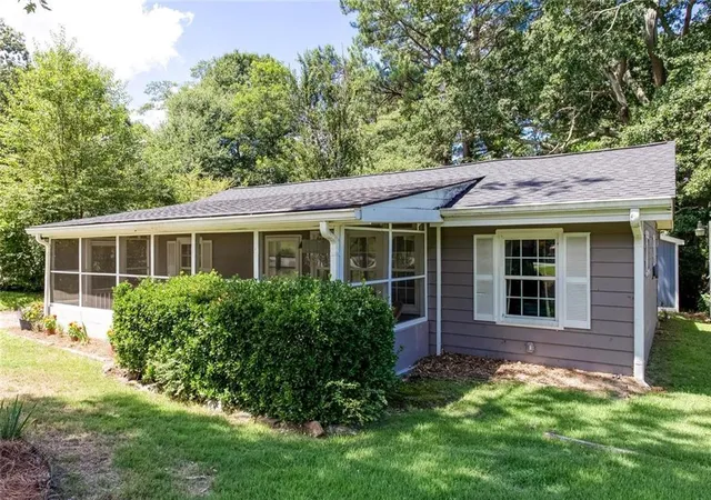 Photo 1 of Single family home for sale at 2880 Hall Dr Se, Smyrna, GA 30082 | MLS# 7808639 | Listing updated on 2026-09-03