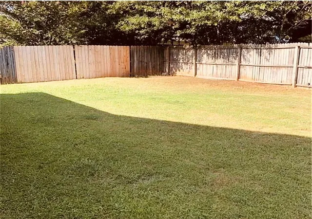 Photo 3 of House for sale at 2819 Briar Hl Ln SE, Conyers, GA 30013 | MLS# 7837099 | Listing updated on 2026-09-27