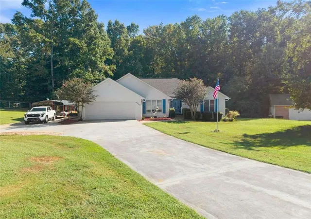 Photo 2 of Sale Pending at 3309 Jean Marie Ln, Gainesville, GA 30506 | MLS# 7835775 | Listing updated on 2026-10-29