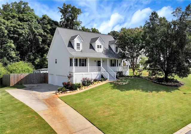 Photo 2 of Sale Pending at 8160 Castleberry Farms Dr, Gainesville, GA 30506 | MLS# 7834105 | Listing updated on 2026-09-09