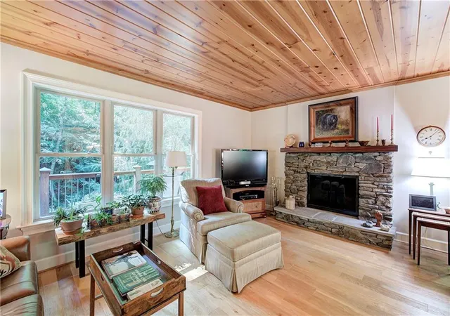 Photo 3 of Single family home for sale at 999 Crippled Oak Trl, Jasper, GA 30143 | MLS# 7830199 | Listing updated on 2026-09-03