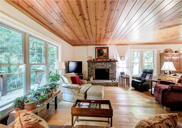 Photo 4 of Single family home for sale at 999 Crippled Oak Trl, Jasper, GA 30143 | MLS# 7830199 | Listing updated on 2026-09-03