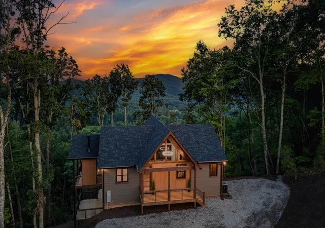 Photo 2 of Single family home for sale at 193 7 Figure Ridge, Blue Ridge, GA 30513 | MLS# 7833961 | Listing updated on 2026-09-08