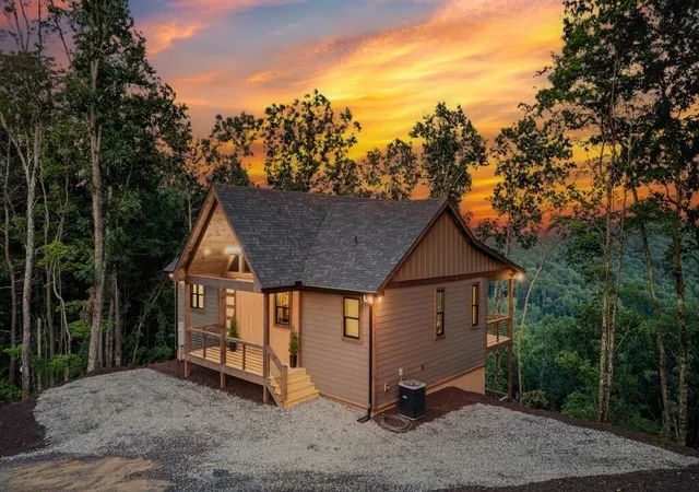 Photo 3 of Single family home for sale at 193 7 Figure Ridge, Blue Ridge, GA 30513 | MLS# 7833961 | Listing updated on 2026-09-08