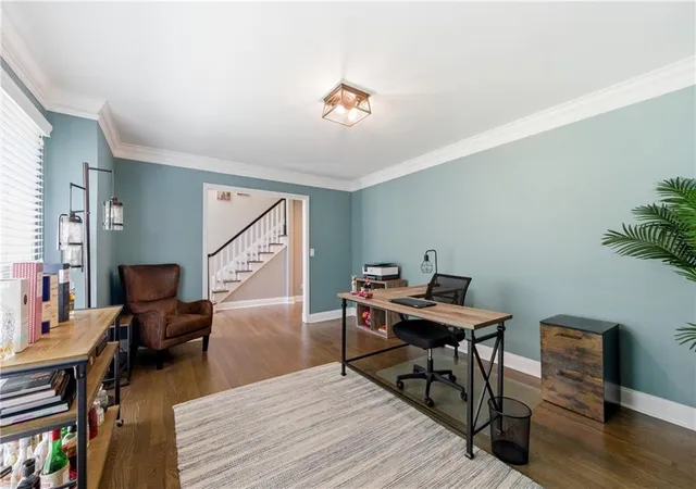 Photo 3 of Single family home for sale at 141 Shadowlake Ln Se, Marietta, GA 30067 | MLS# 7826243 | Listing updated on 2026-09-17