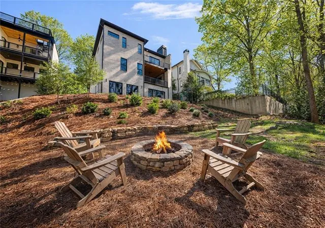 Photo 2 of Sale Pending at 1380 Wayne Ave, Atlanta, GA 30306 | MLS# 7785408 | Listing updated on 2026-09-21