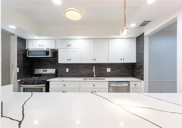 Photo 4 of Condo for sale at 6851 Roswell Rd #I11, Atlanta, GA 30328 | MLS# 7773499 | Listing updated on 2026-09-11