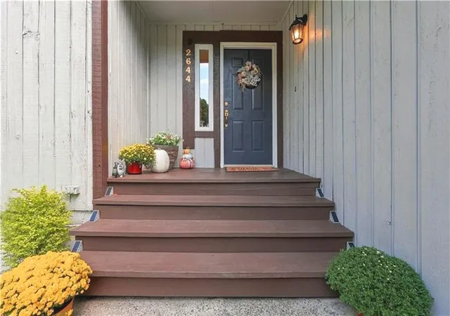 Photo 3 of Single family home for sale at 2644 Royal Oak Ct, Acworth, GA 30102 | MLS# 7838772 | Listing updated on 2026-10-02