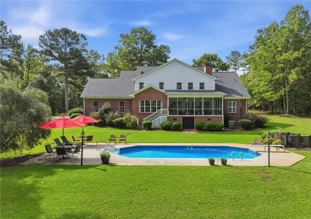 Photo 3 of Single family home for sale at 72 Cardiff Dr, Macon, GA 31220 | MLS# 7830682 | Listing updated on 2026-09-12