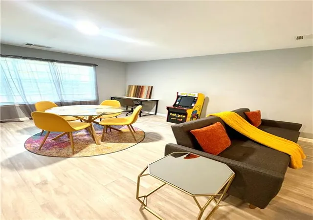 Photo 3 of Townhouse for sale at 1081 Estes Dr SW #403, Atlanta, GA 30310 | MLS# 7859082 | Listing updated on 2026-10-26