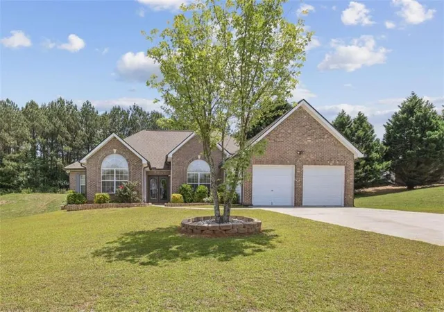 Photo 3 of Single family home for sale at 6827 Hill Crk Cvs, Lithonia, GA 30058 | MLS# 7835389 | Listing updated on 2026-09-11