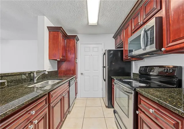 Photo 4 of Condo for sale at 3201 Santa Fe Pkwy, Sandy Springs, GA 30350 | MLS# 7838496 | Listing updated on 2026-09-16