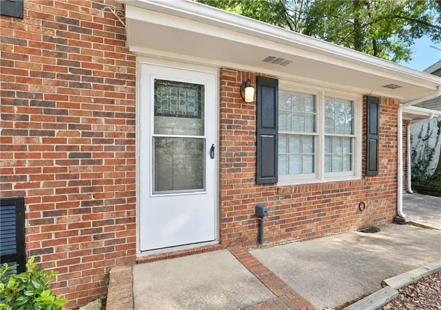 Photo 4 of Single family home for sale at 6370 Maddox Rd, Morrow, GA 30260 | MLS# 7854825 | Listing updated on 2026-10-17