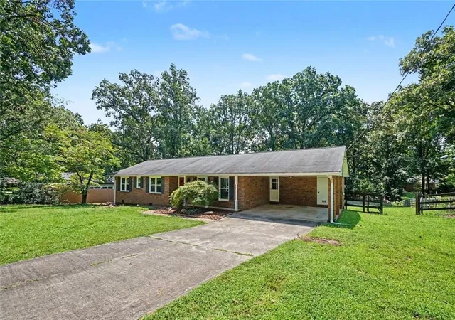 Photo 2 of Sale Pending at 2936 Pauls Way, Marietta, GA 30062 | MLS# 7819677 | Listing updated on 2026-10-09