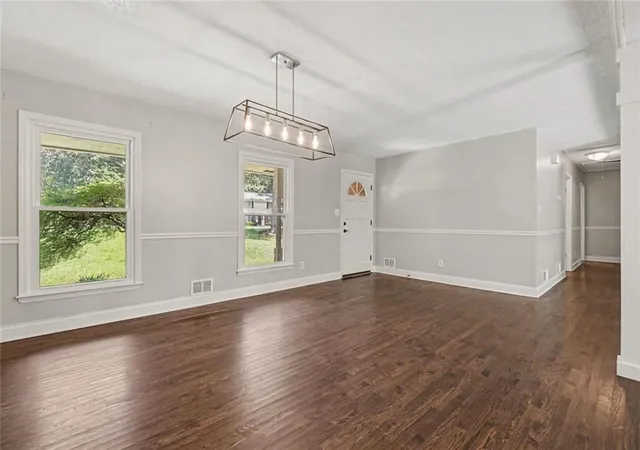 Photo 3 of Sale Pending at 2936 Pauls Way, Marietta, GA 30062 | MLS# 7819677 | Listing updated on 2026-10-09
