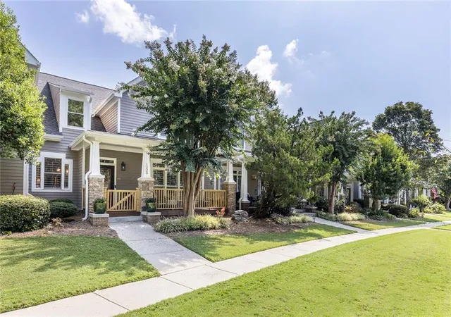 Photo 3 of Sale Pending at 1220 Freedom Ln, Roswell, GA 30075 | MLS# 7838709 | Listing updated on 2026-10-01