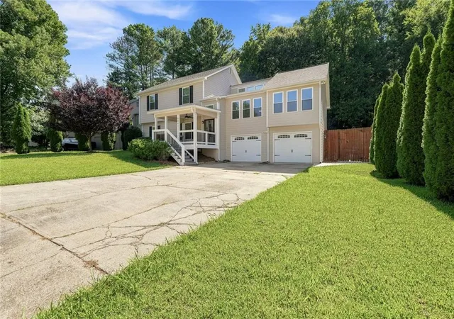 Photo 3 of Single family home for sale at 3861 Nowlin Rd, Kennesaw, GA 30144 | MLS# 7842158 | Listing updated on 2026-10-27