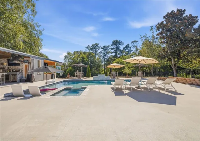 Photo 2 of Single family home for sale at 2711 Trailing Ivy Way, Buford, GA 30519 | MLS# 7832610 | Listing updated on 2026-09-06