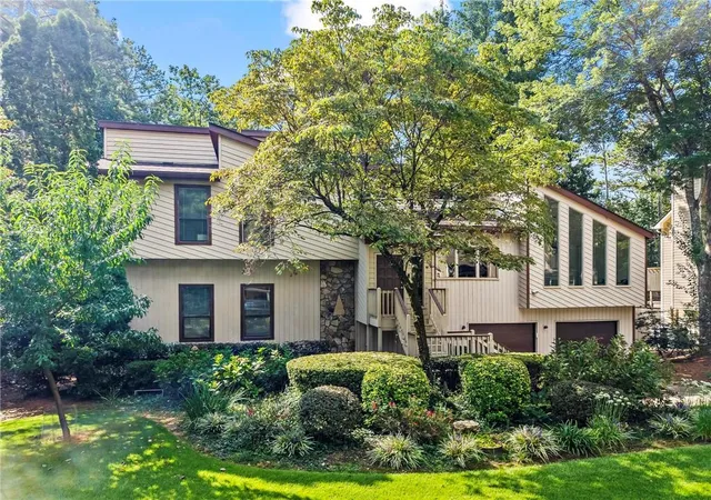Photo 2 of Sale Pending at 1563 Sandpoint Dr Ne, Roswell, GA 30075 | MLS# 7834862 | Listing updated on 2026-09-23