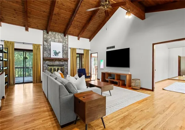 Photo 3 of Sale Pending at 1563 Sandpoint Dr NE, Roswell, GA 30075 | MLS# 7834862 | Listing updated on 2026-09-23