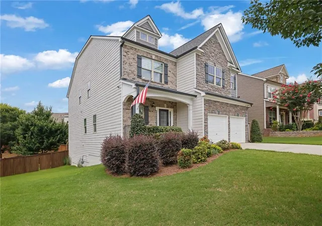 Photo 3 of Single family home for sale at 4815 Wilshire Xing, Cumming, GA 30040 | MLS# 7846527 | Listing updated on 2026-10-27