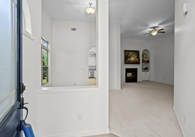 Photo 4 of Single family home for sale at 152 Stonebridge Xing, Newnan, GA 30265 | MLS# 7836541 | Listing updated on 2026-09-12