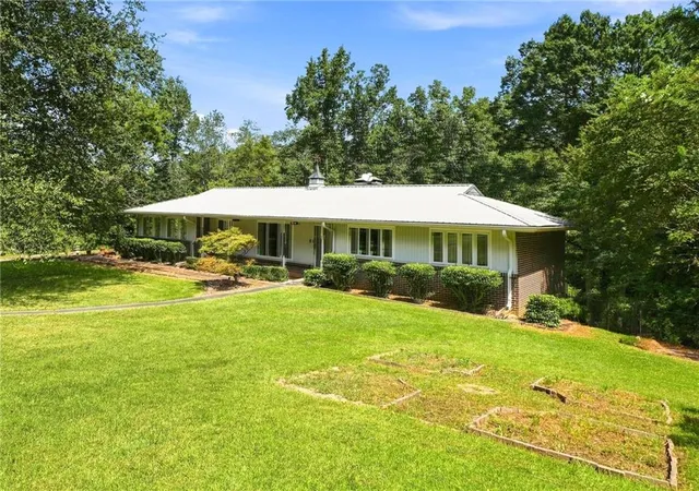 Photo 2 of Single family home for sale at 327 Green Dr, Canton, GA 30114 | MLS# 7834003 | Listing updated on 2026-09-25
