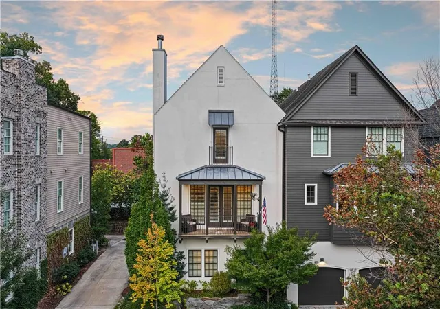 Photo 2 of Townhouse for sale at 584 Bismark Rd Ne, Atlanta, GA 30324 | MLS# 7835011 | Listing updated on 2026-09-14