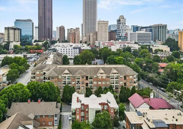 Listing Photo 2 - Condo for sale in building located at 635 Myrtle St NE, Atlanta, GA 30308 - Unit #1